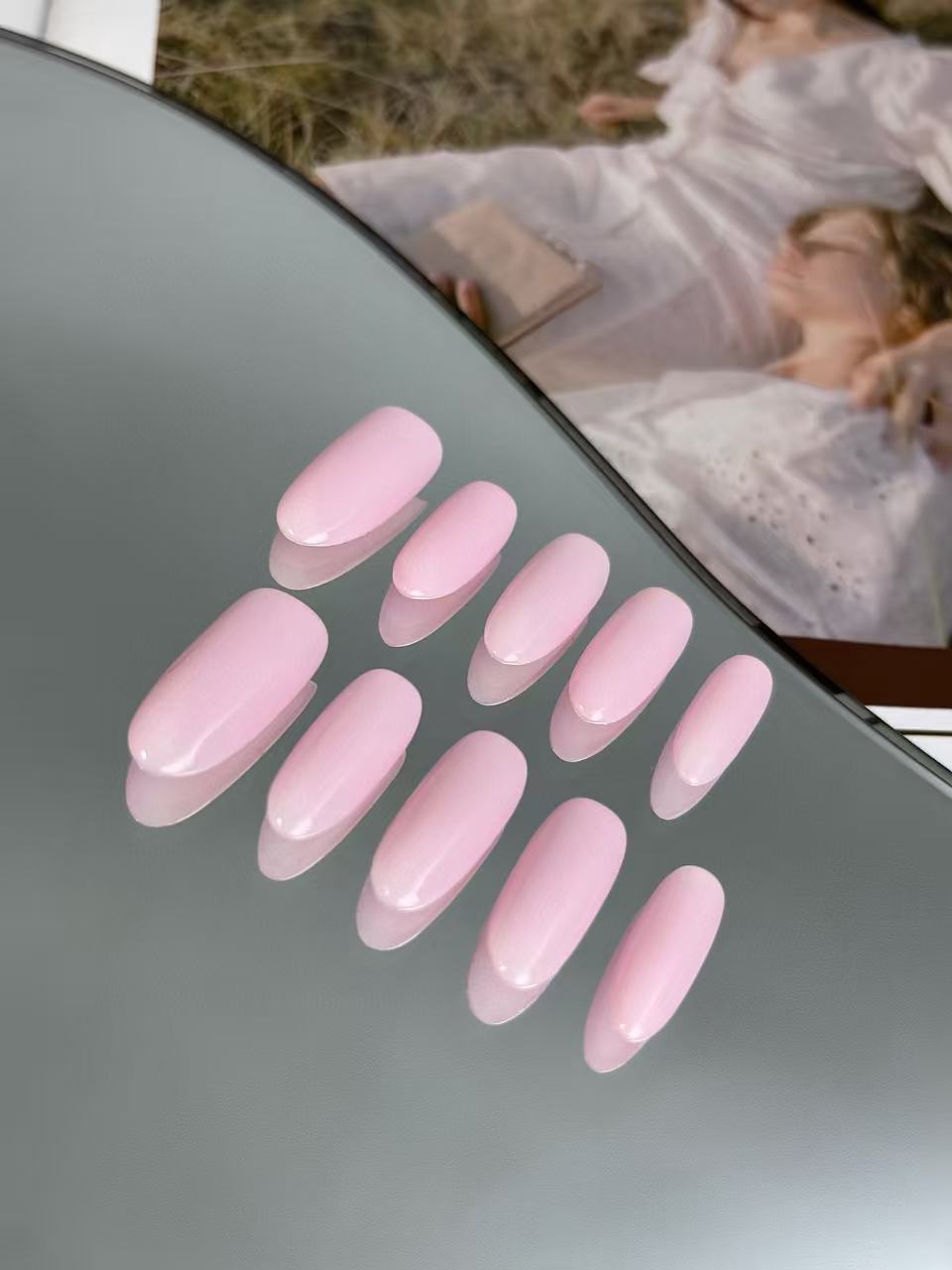 Solid Light Pink Oval Press-On Nails – Soft & Minimal Style