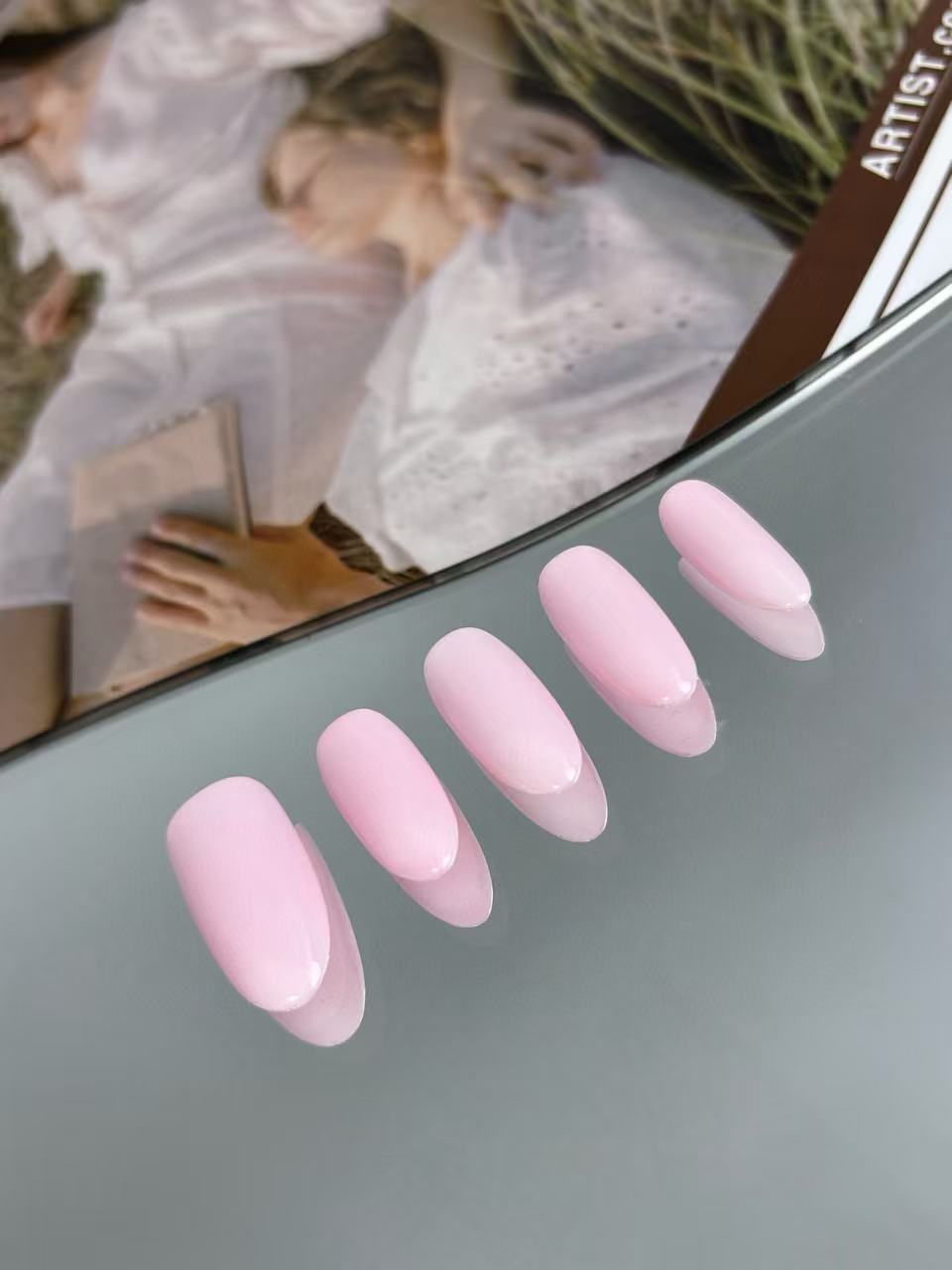 Solid Light Pink Oval Press-On Nails – Soft & Minimal Style