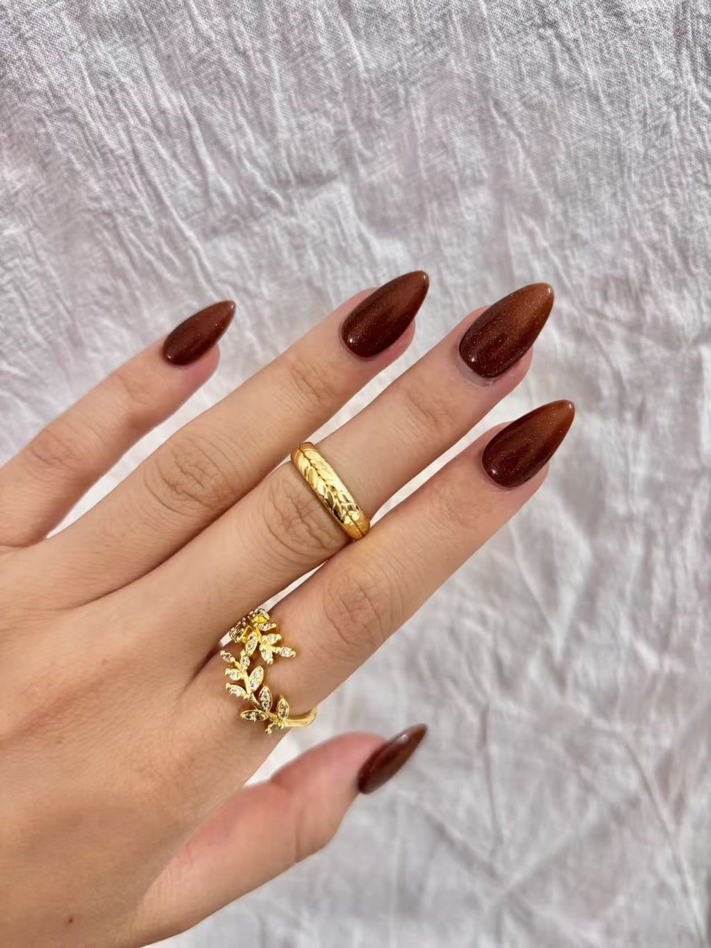 Golden Brown Cat Eye Press-On Nails – Magnetic Shine & Lux Look