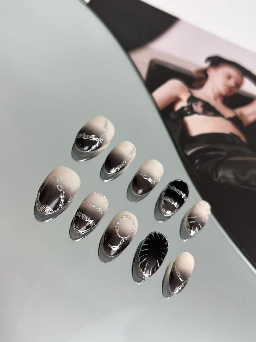 Gradient Black & Silver Chain Almond Press-On Nails – Modern Chic Style