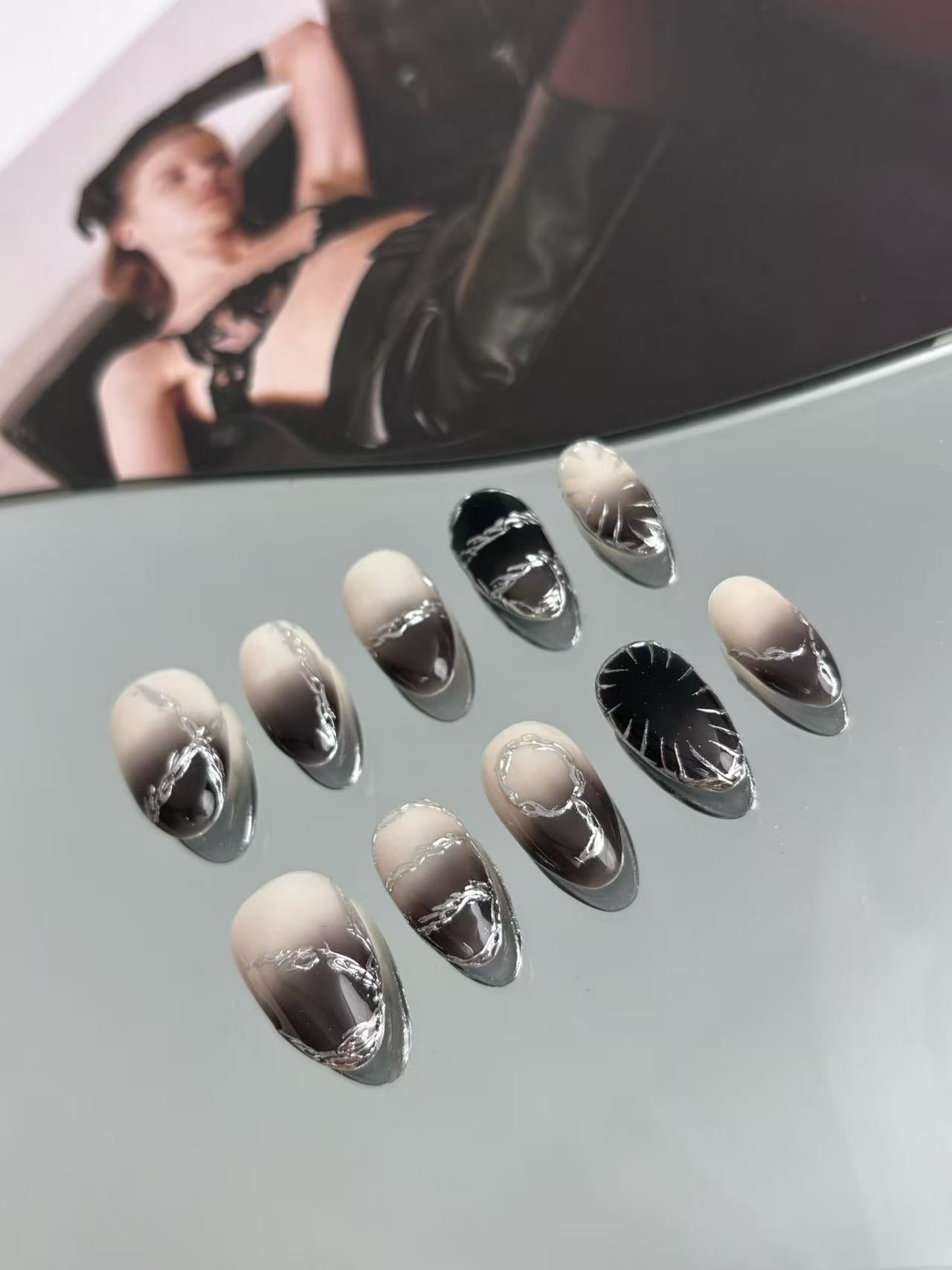Gradient Black & Silver Chain Almond Press-On Nails – Modern Chic Style