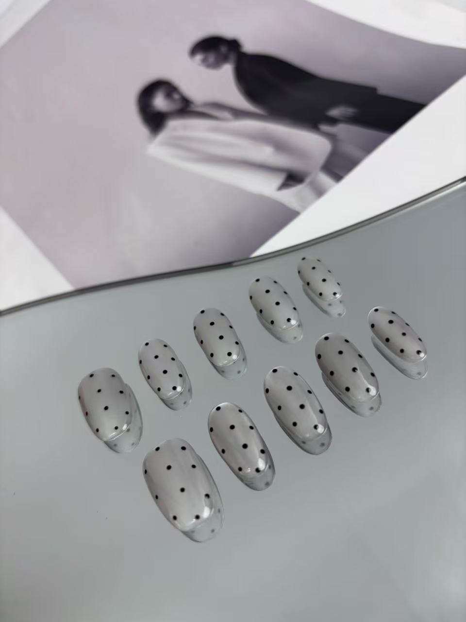 Light Gray Cat Eye Polka Dot Press-On Nails – Chic & Playful Style