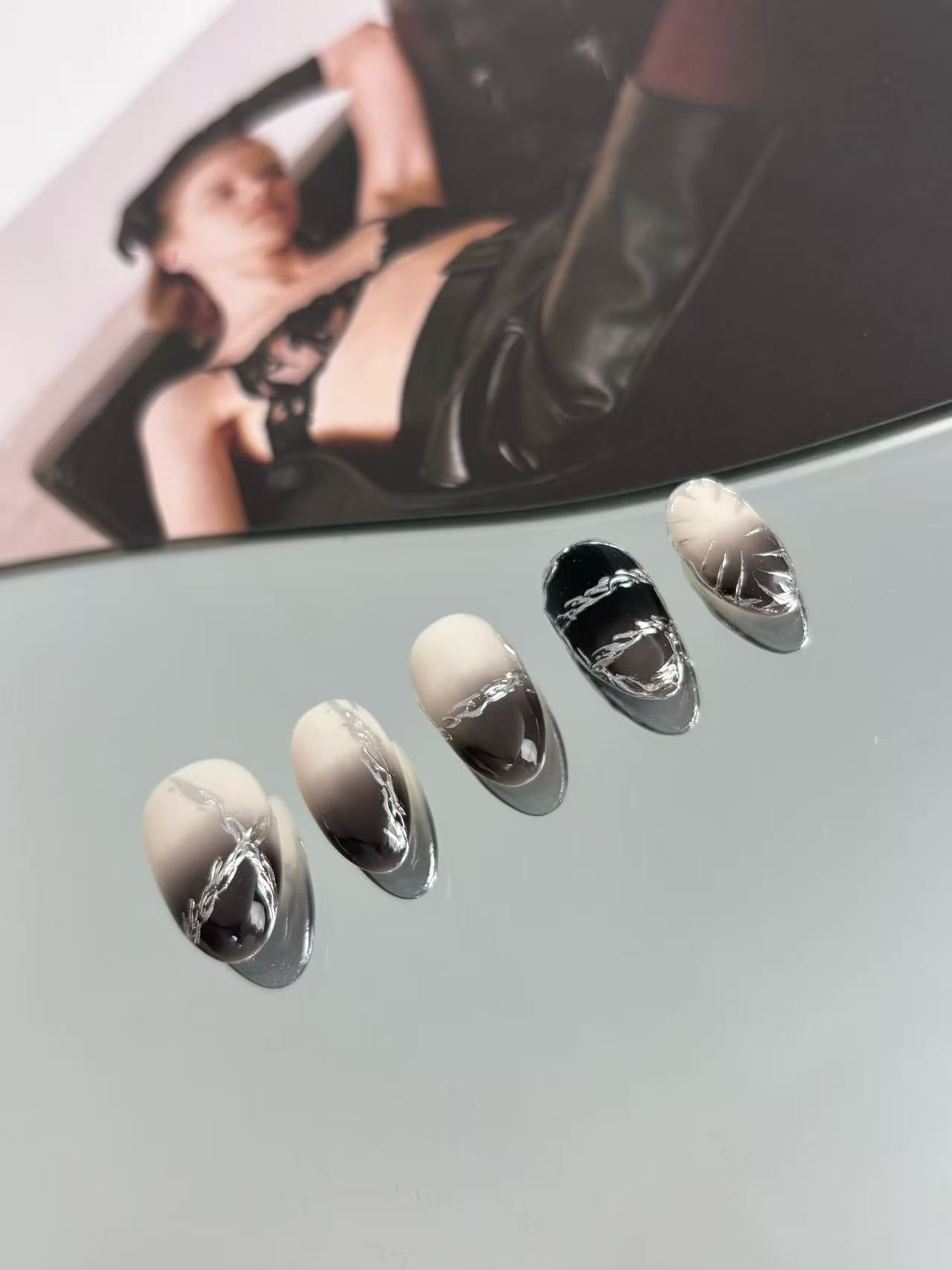 Gradient Black & Silver Chain Almond Press-On Nails – Modern Chic Style