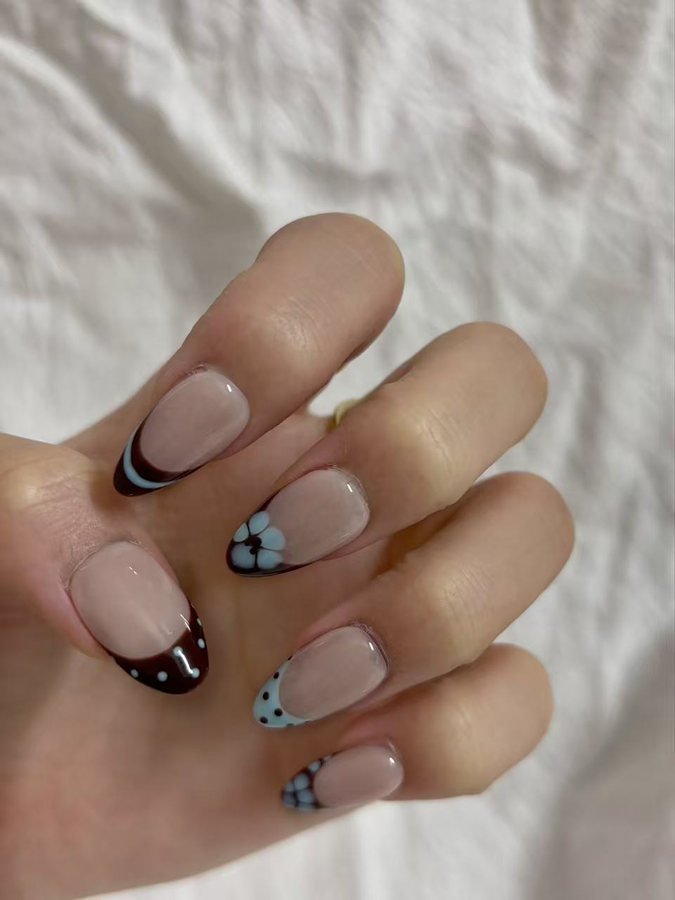 Brown Floral French Press-On Nails – Cute Dot Details & Elegant Retro Style